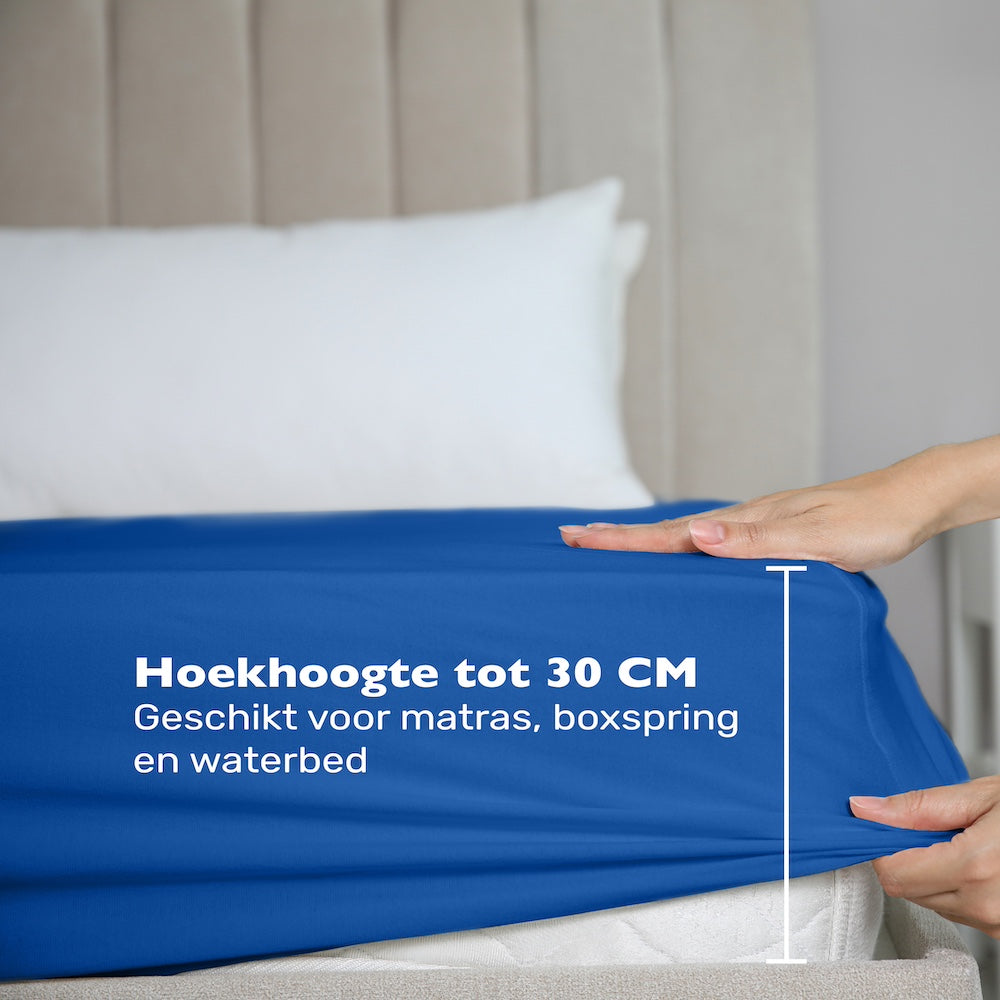 De maximale hoekhoogte van deze blauwe jersey hoeslaken is 30 cm. Geschikt voor matras, boxspring en waterbed.