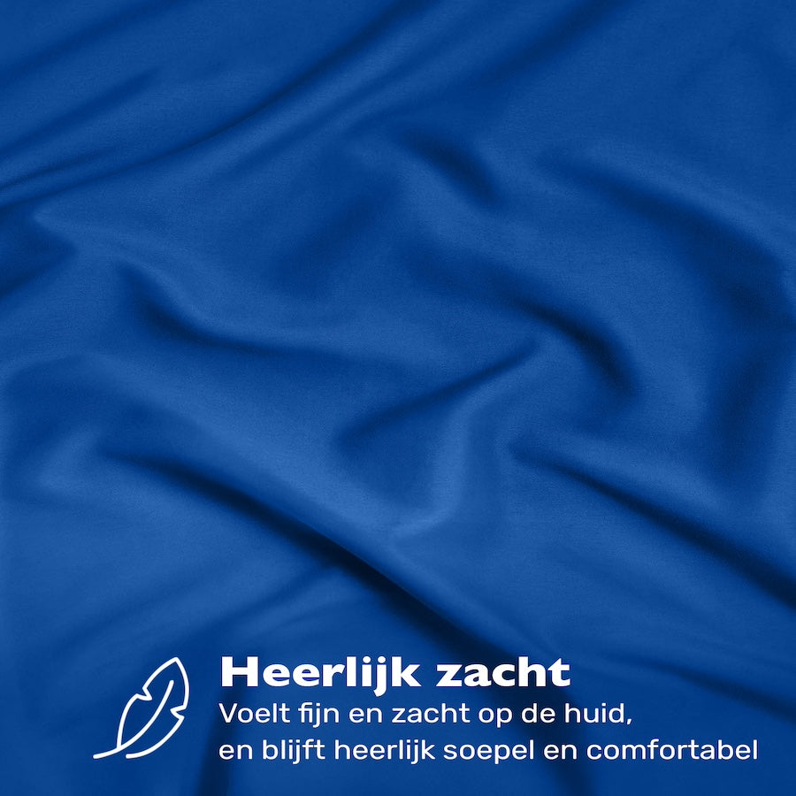 Blauw en zacht hoeslaken van 100% katoen jersey. Voelt fijn en zacht op de huid en blijft heerlijk soepel en comfortabel.