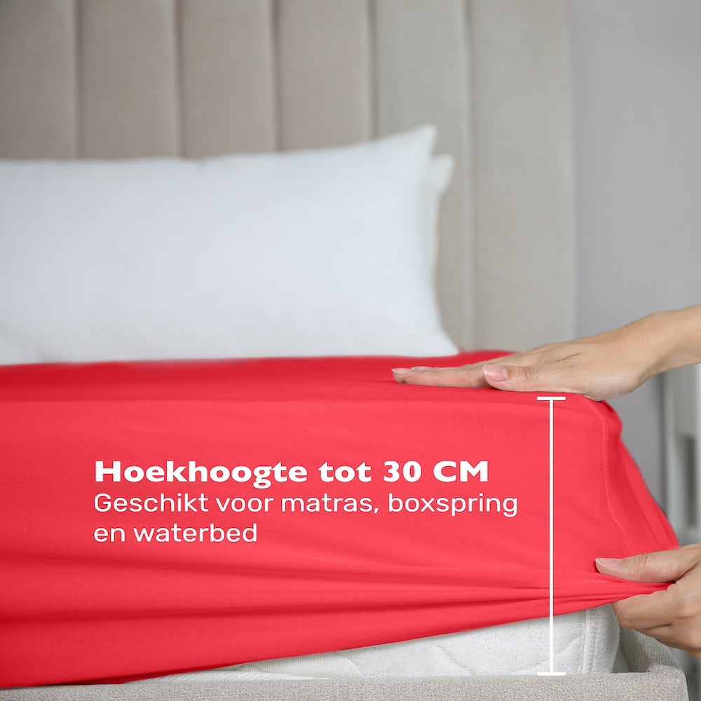 De maximale hoekhoogte van deze rode jersey hoeslaken is 30 cm. Geschikt voor matras, boxspring en waterbed. 