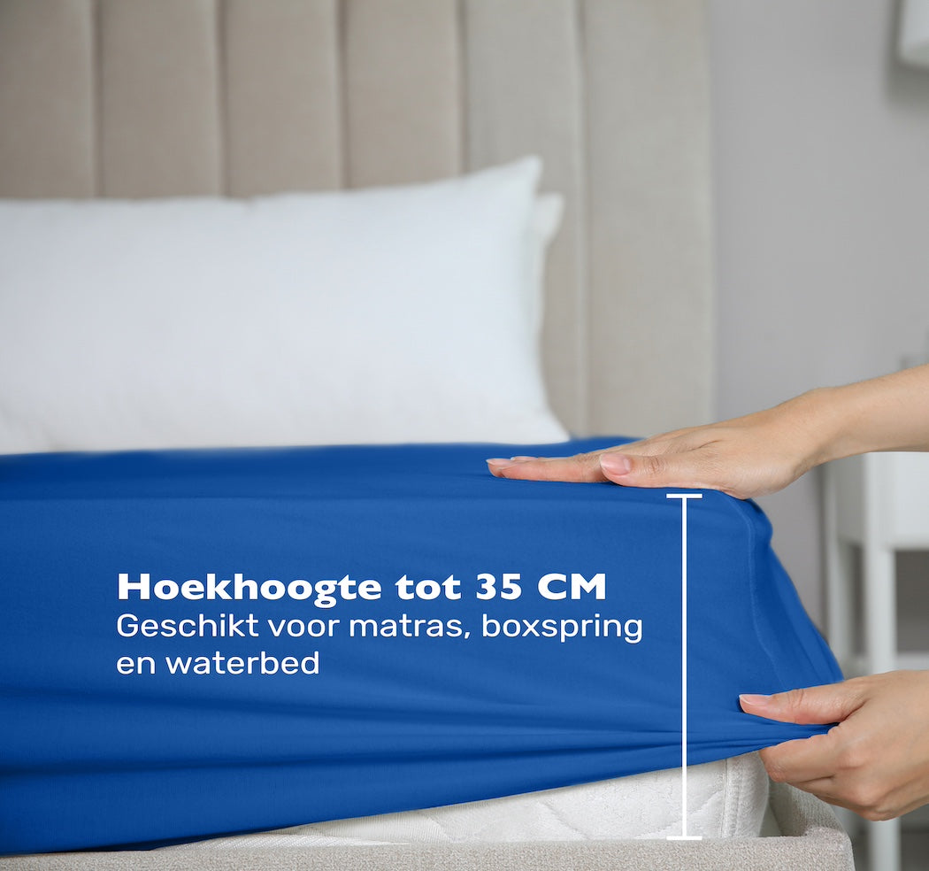 De maximale hoekhoogte van deze blauwe jersey hoeslaken is 35 cm. Geschikt voor matras, boxspring en waterbed. 