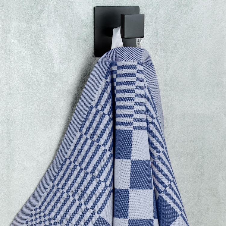 Detail van ophanglus van blauwe theedoek - sterk afgewerkt voor dagelijks gebruik in horeca - Beterkatoen