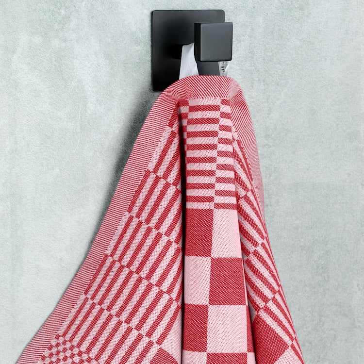 Detail van ophanglus van rode theedoek - sterk afgewerkt voor dagelijks gebruik in horeca - Beterkatoen